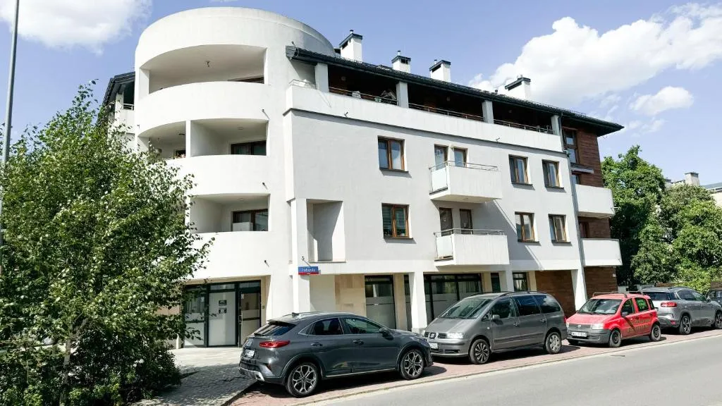 Image of A3 – Queen Double Room – Warsaw City Haven – Two Shared Bathrooms