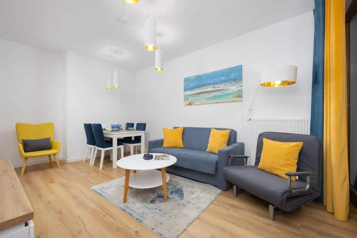 Image 3 of Air Conditioned Apartment in Warsaw with Parking, Desk and Bathtub by Noclegi Renters