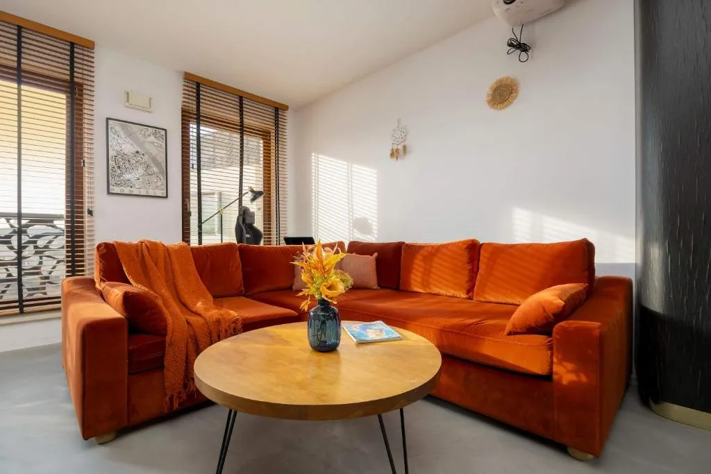 Image of Air Conditioned Studio in Warsaw Close to the River with Parking and Desk by Noclegi Renters