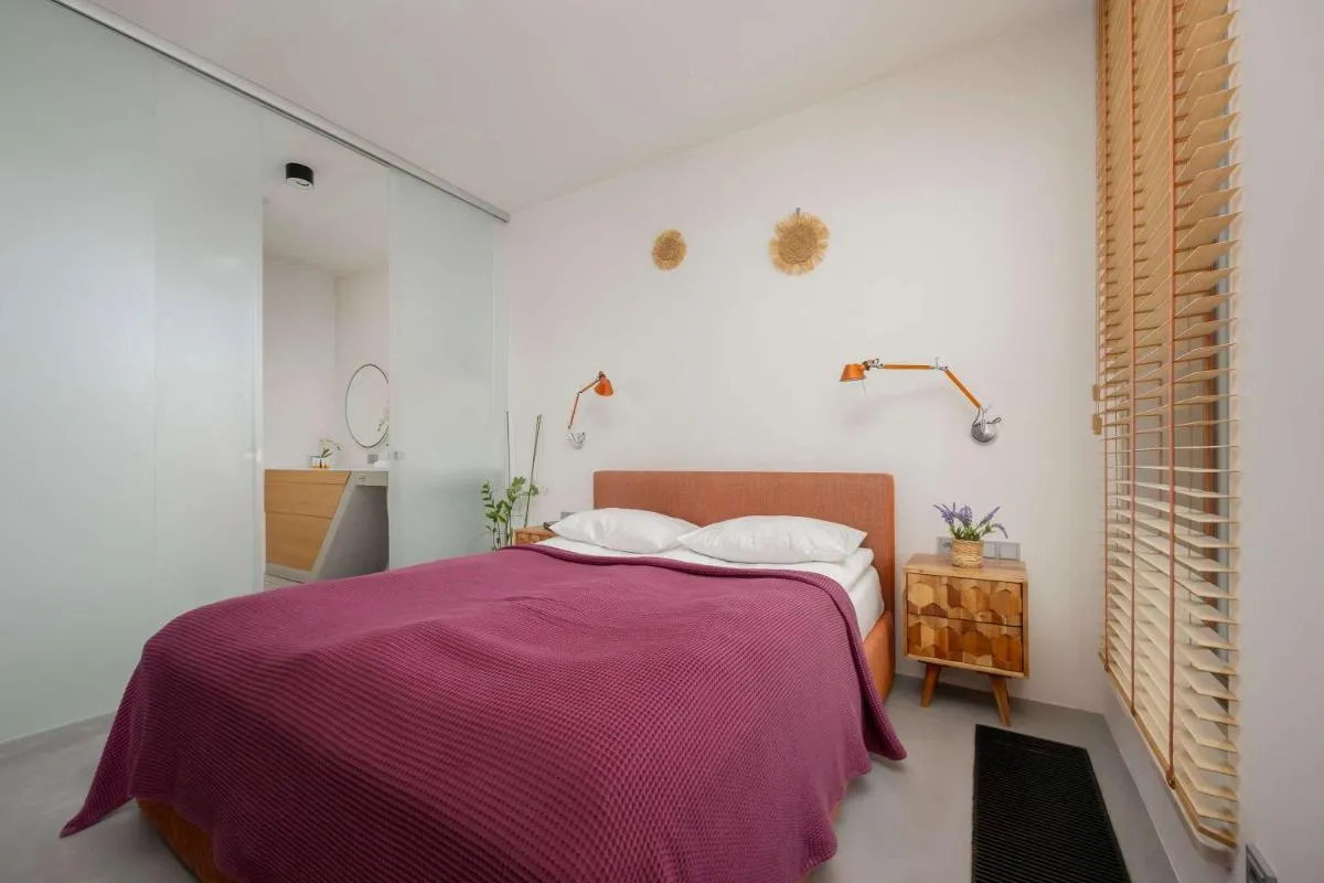 Image 1 of Air Conditioned Studio in Warsaw Close to the River with Parking and Desk by Noclegi Renters