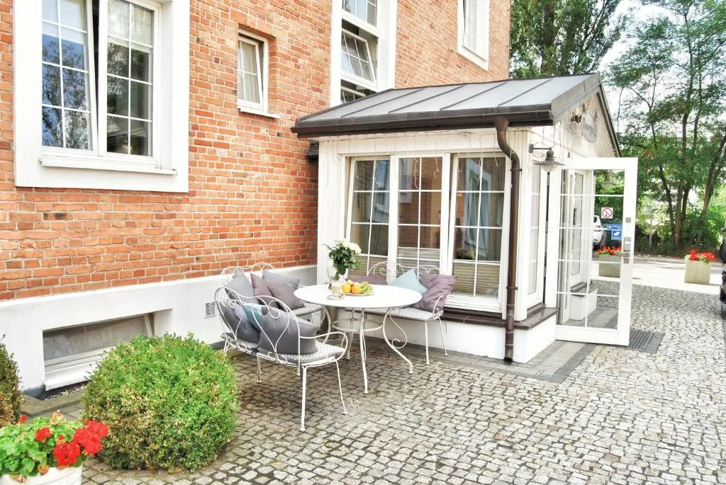 Image of American House Hennela
