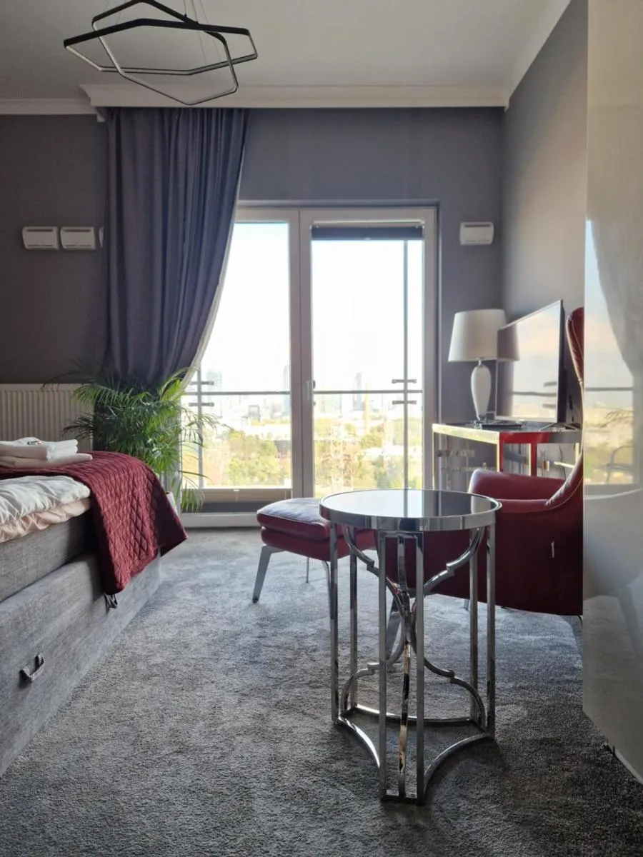 Image 1 of Apartamenty Wola Tower na Prymasa – z widokiem na City