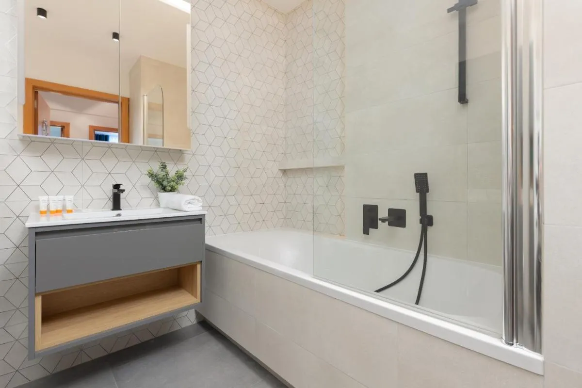 Image 4 of Beautiful & Spacious Warsaw Apartment by Noclegi Renters
