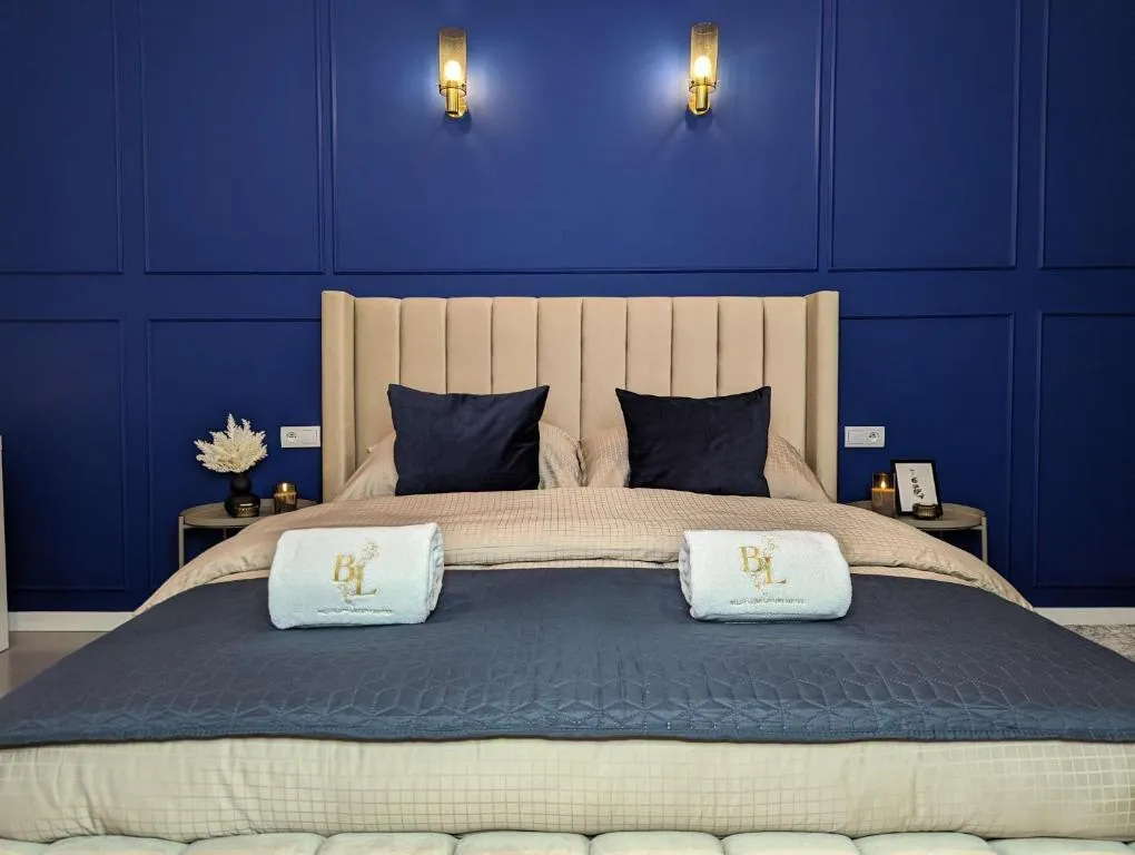 Image of Bella Luna Luxury Suites – Chic Residence in Historic Square