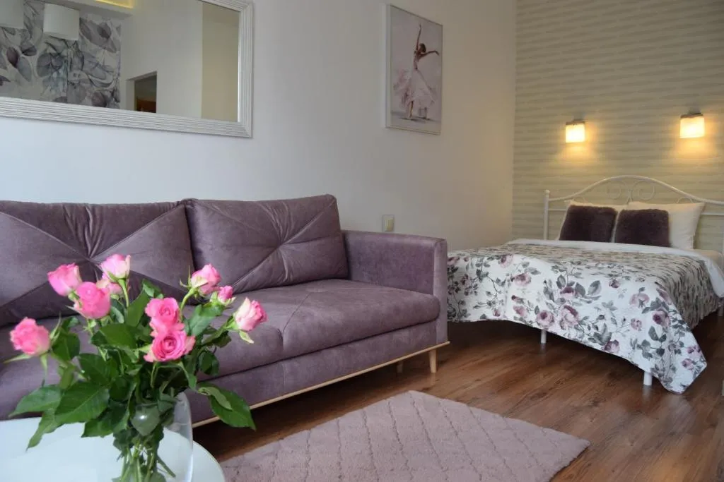 Image of Be my Guest – Krucza Elegant Apartment – Rondo de Gaulle’a Center of Warsaw Metro Wi-Fi Breakfast