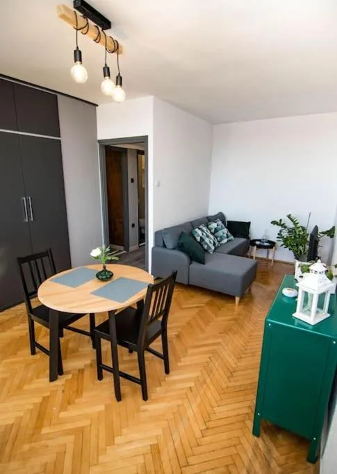 Image 5 of Bright 7th Floor Central Home with Balcony & View
