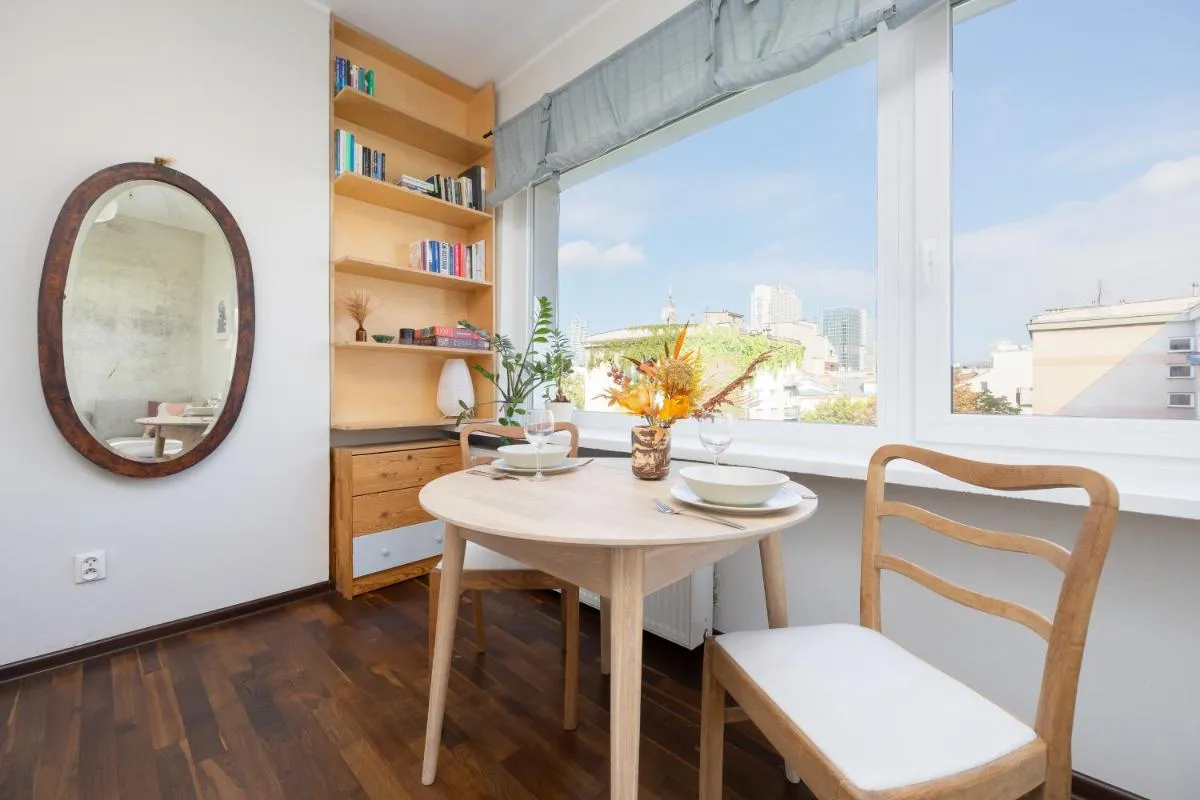 Image 2 of Bright Apartment in Downtown Warsaw by Noclegi Renters