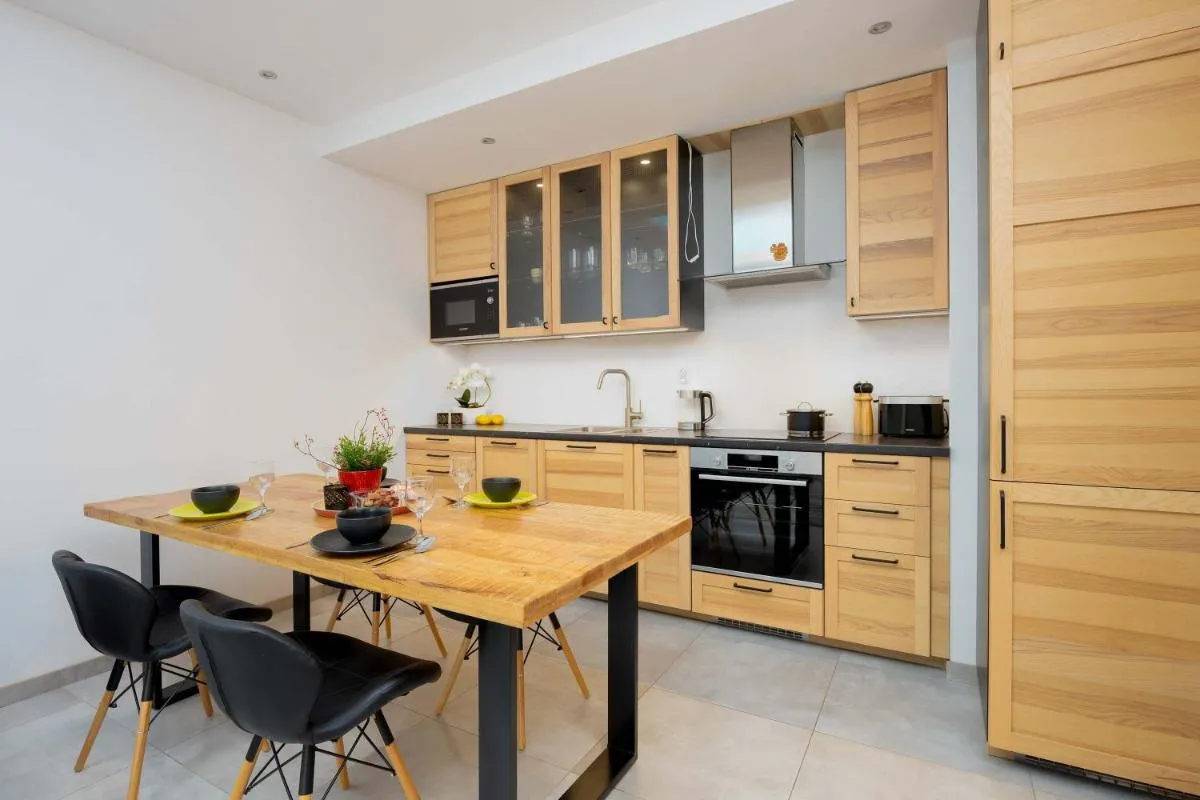 Image 3 of Bright Apartment with Parking and Remote Work in Warsaw Wola by Noclegi Renters