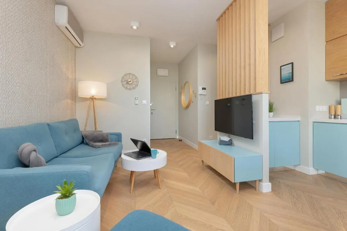 Image 6 of Bright Blue Apartment with Balcony, Parking and Air Conditioning in Warsaw by Noclegi Renters