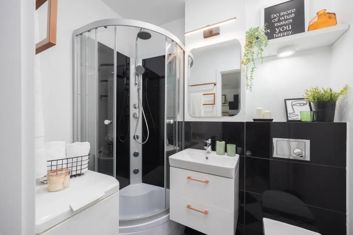 Image 2 of ★Bright apartment with positive vibes★