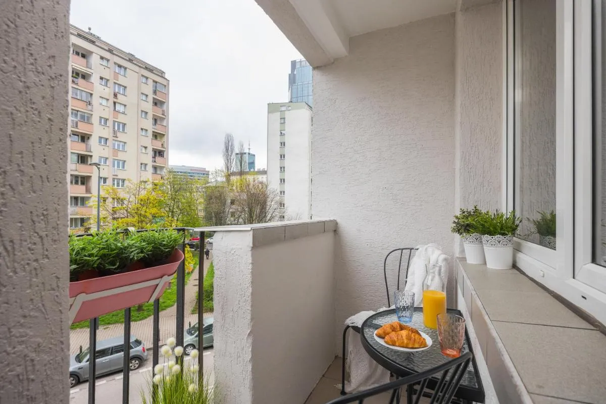 Image 3 of ★Bright apartment with positive vibes★