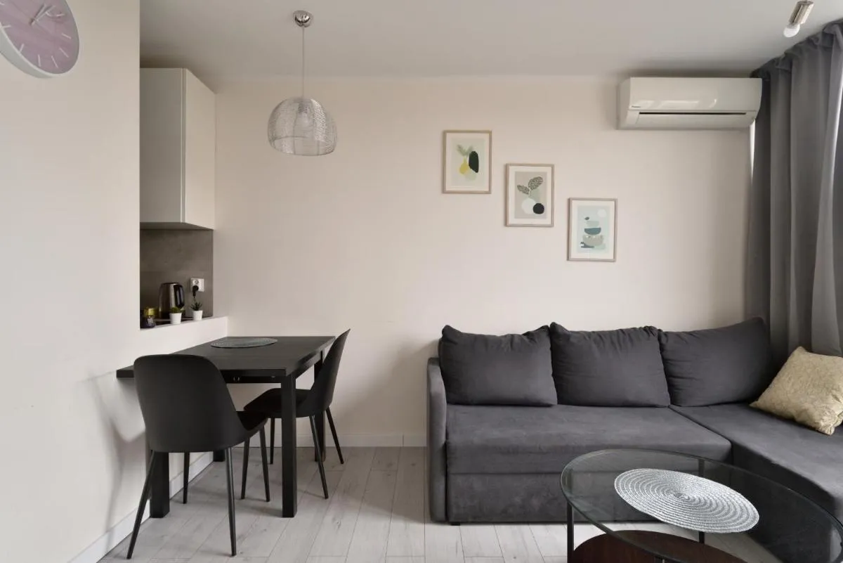 Image 2 of Central New Flat. AC, Park View , 2 Rooms