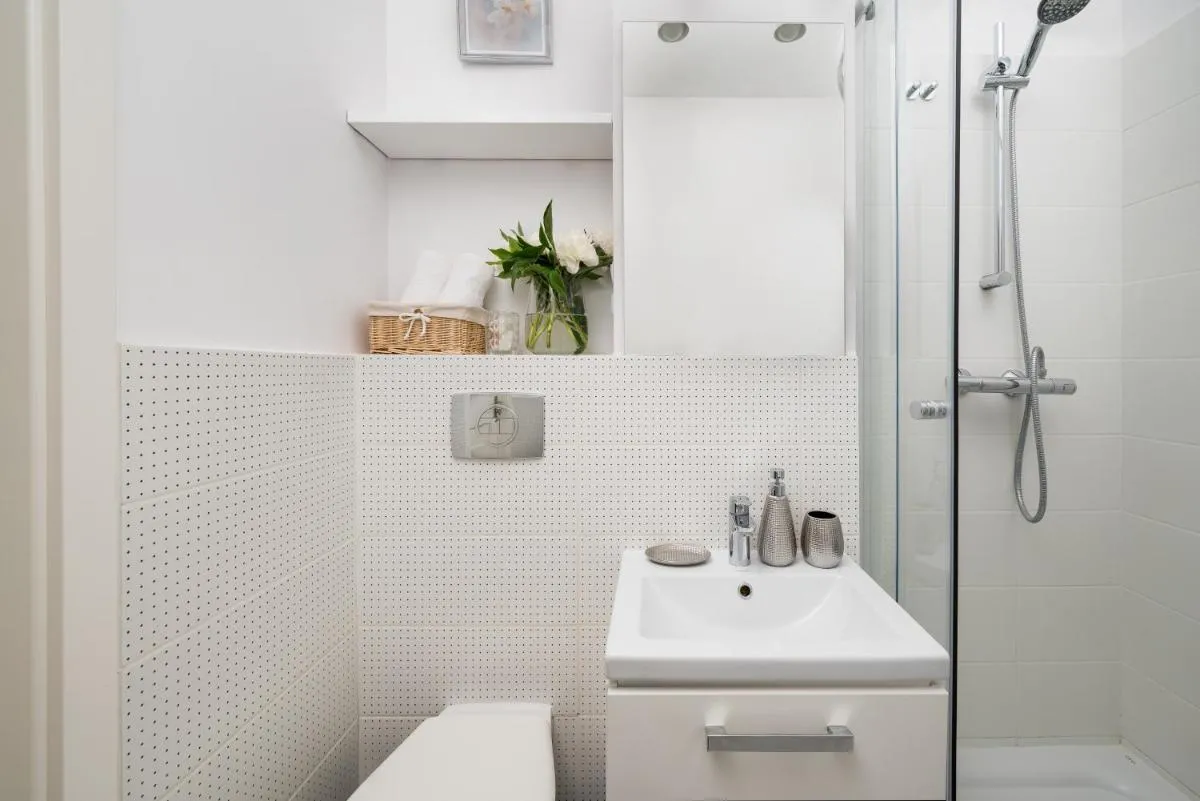 Image 2 of Charming air-conditioned studio 950 m from Central Station, bedroom & separate living room