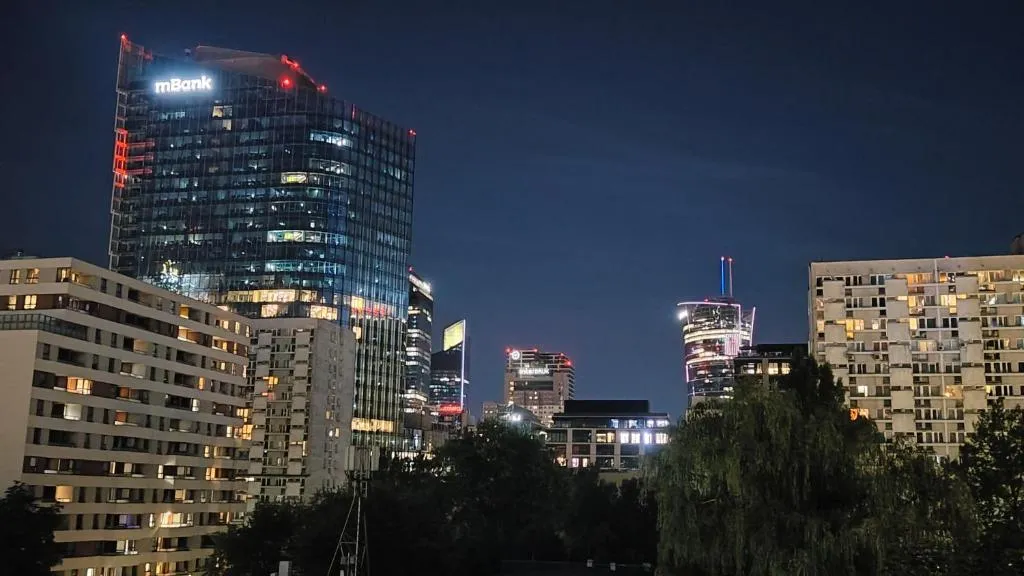 Image of City Center Pereca, next to Warsaw’s Business District & Metro ONZ, by WarsawSkyLine Apartments