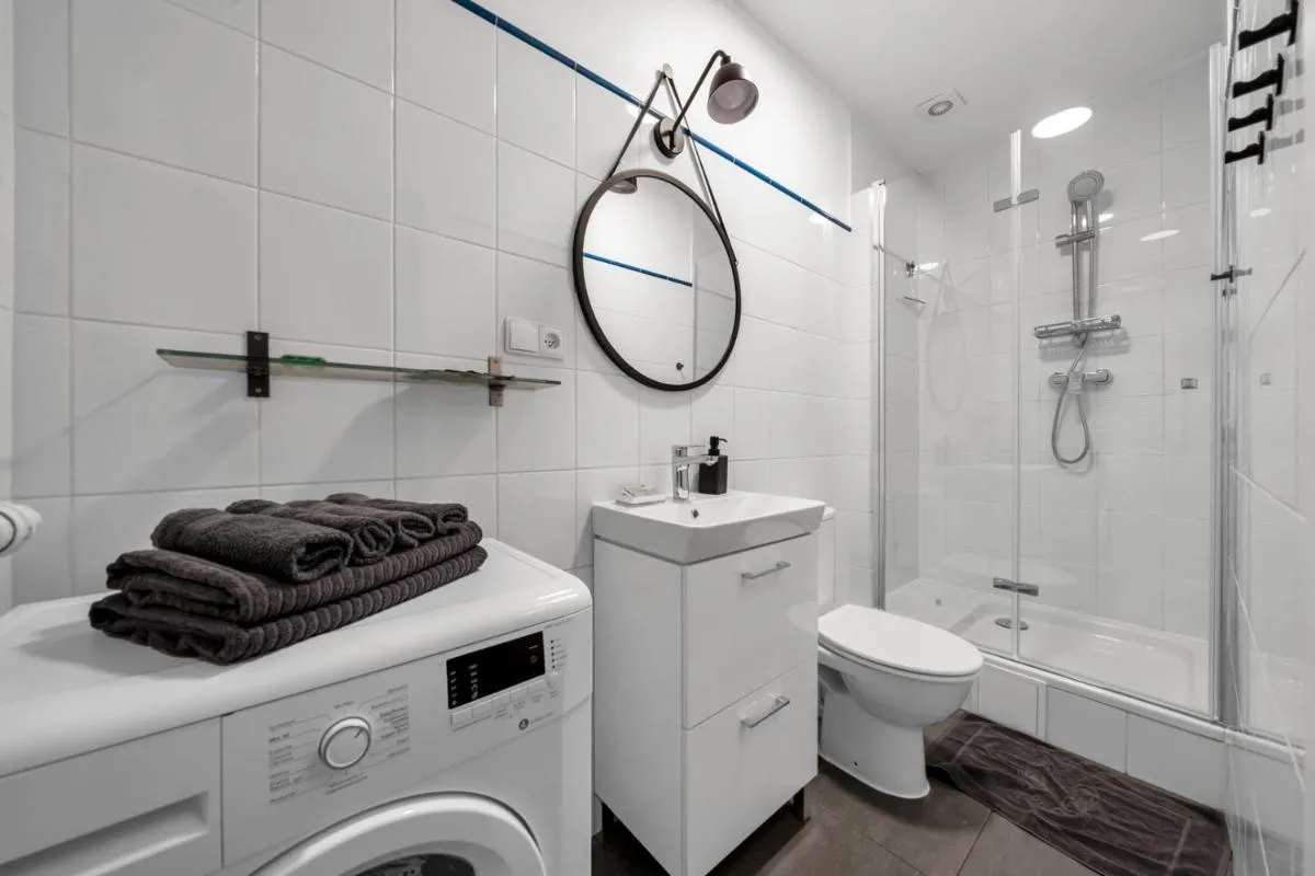 Image 2 of City Centre Apartment- Top location, Park&Metro – by Rentujemy