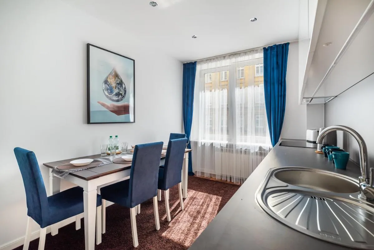 Image 3 of City Centre Luxury Apartment