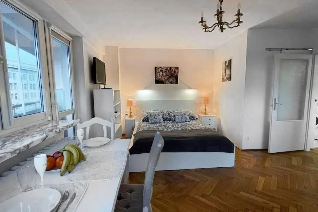 Image 1 of City View Apartament II