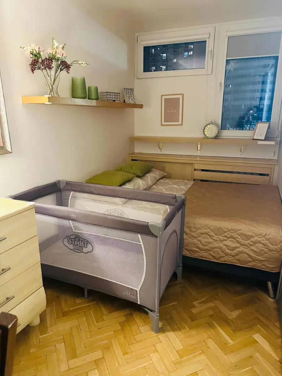 Image 3 of Comfortable in the center