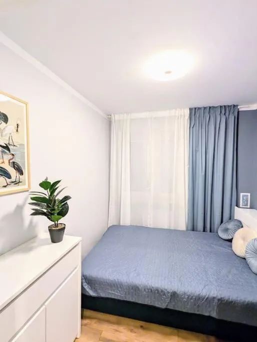 Image 1 of Cozy 2rm Apartment with 2xWorkspace