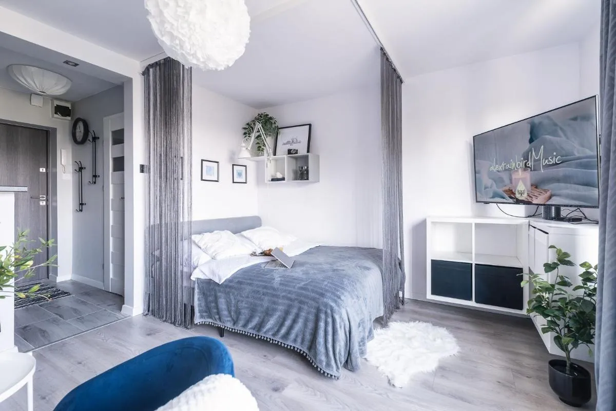 Image 6 of DREAMY modern apartment 13 min to Old Town in the beloved district of Warsaw Muranów