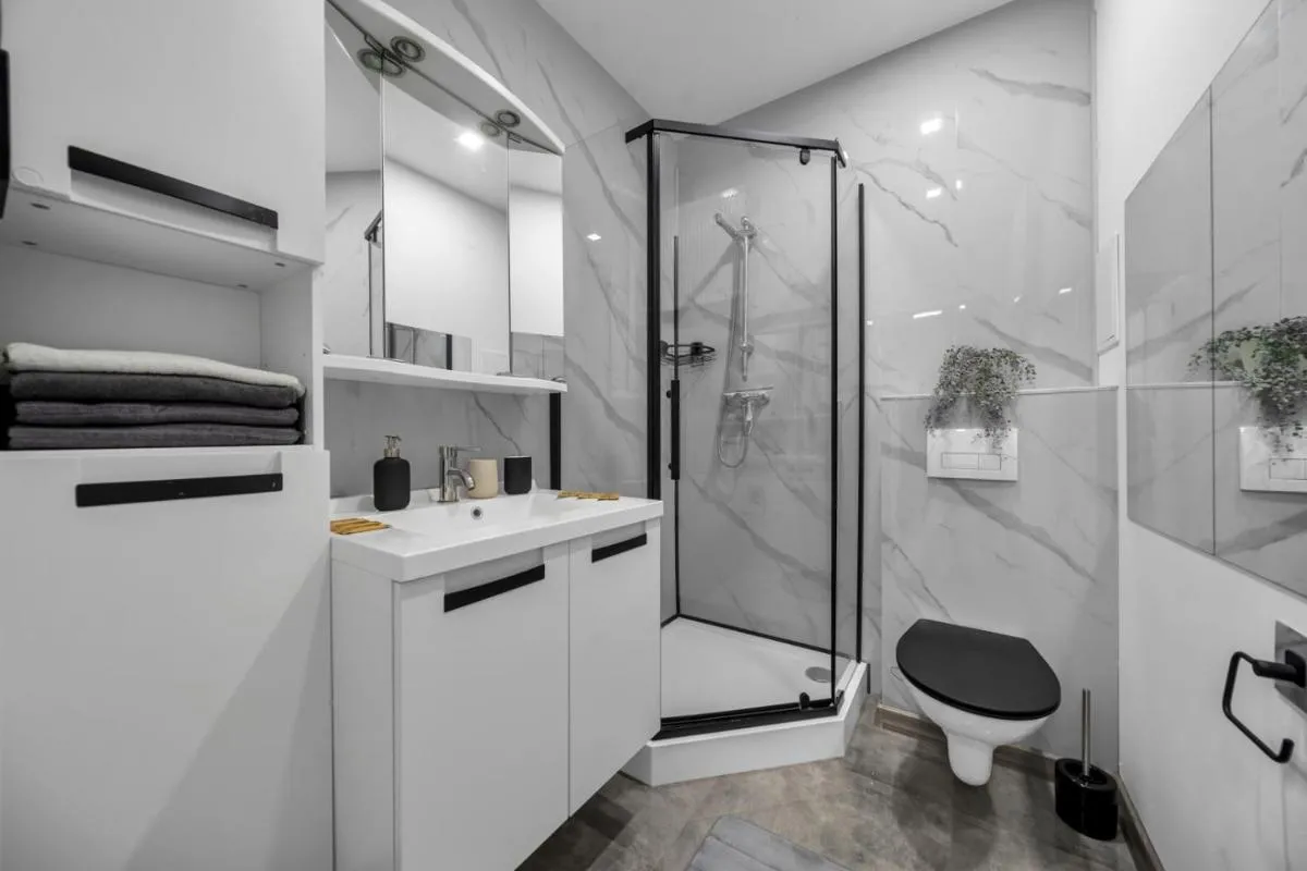 Image 2 of Downtown Apt – Top Location, City View, Bus&Tram – by Rentujemy