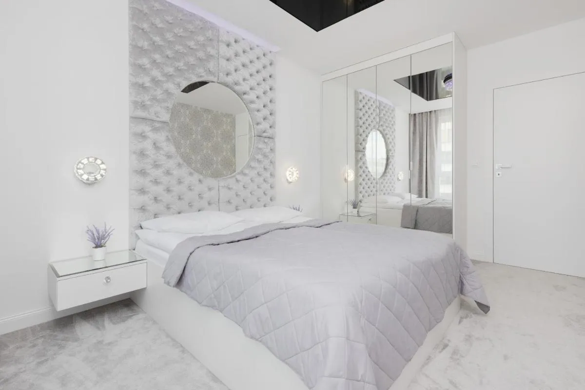 Image 3 of Elegant Apartments with Balcony & Parking Warsaw by Noclegi Renters