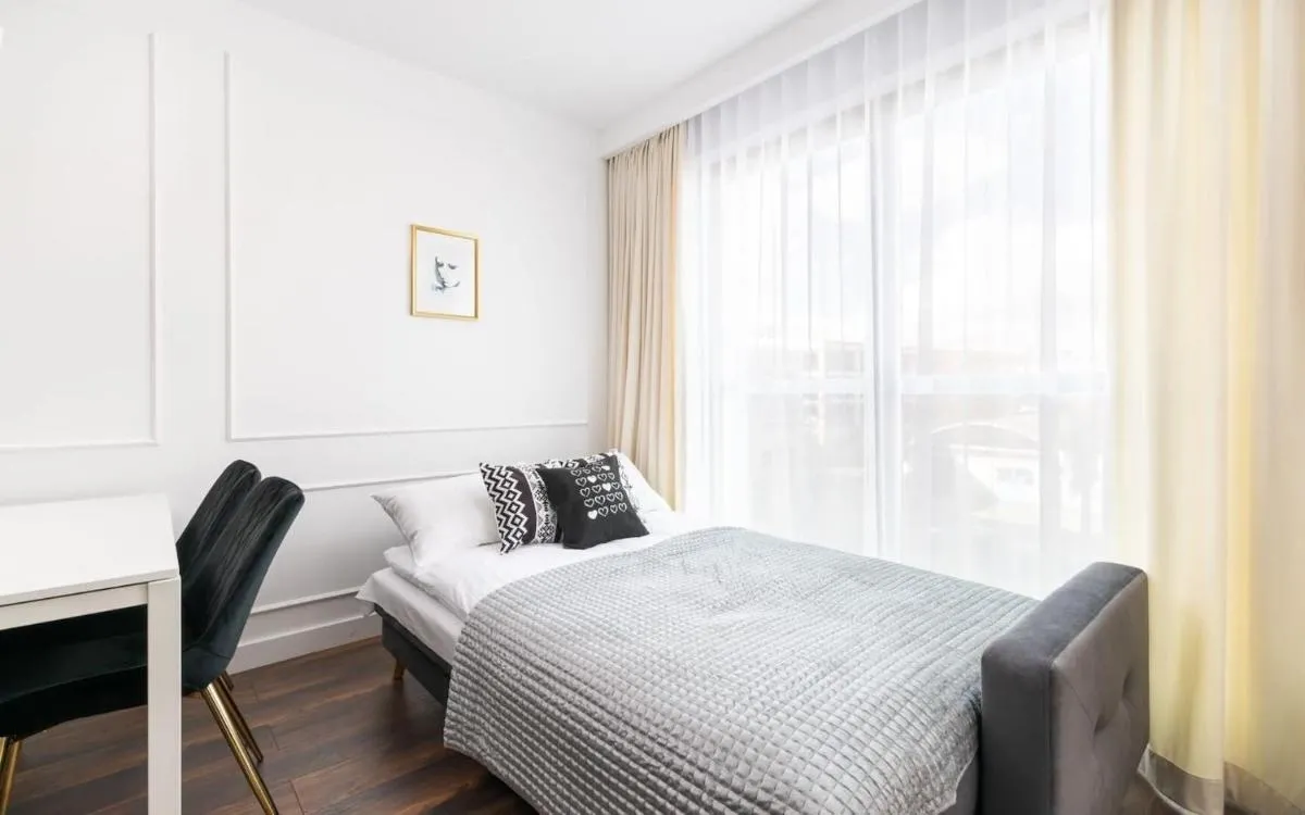 Image 4 of Elegant apartment next to the metro station by Noclegi Renters