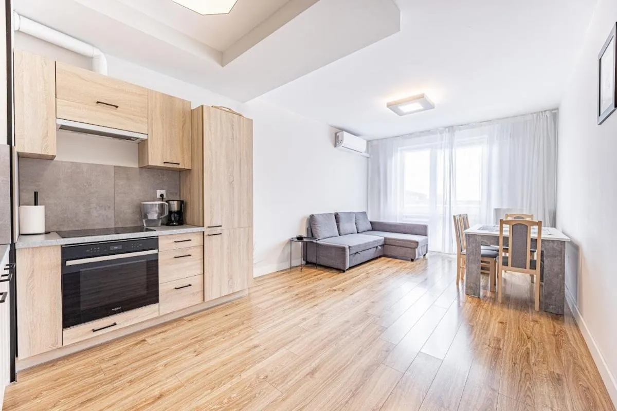 Image 3 of Fajny apartament z parkingiem, obok metra.