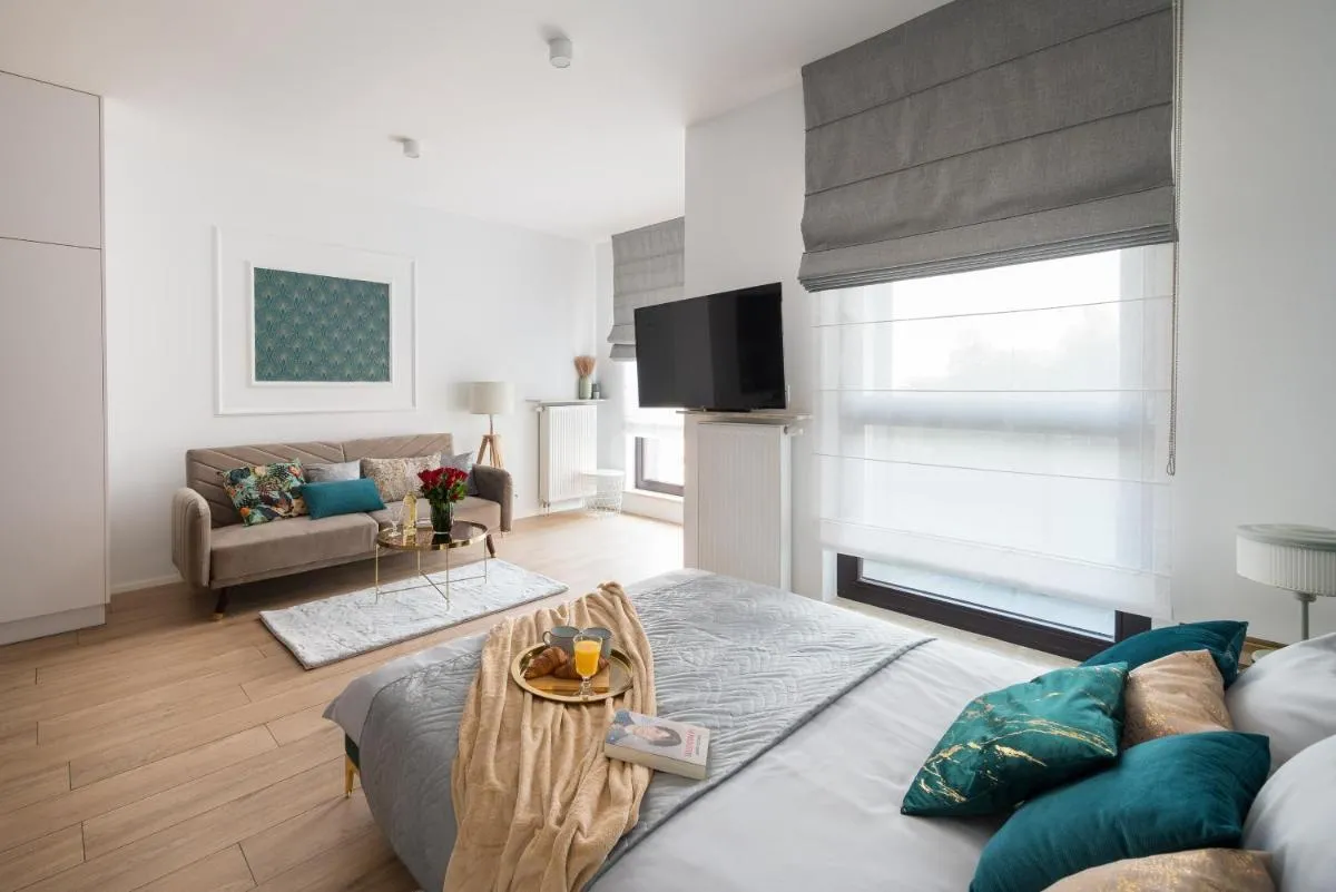 Image 4 of Fully-equipped studio with garage, balcony, 300 m to Metro Station, only 10 min to city centre