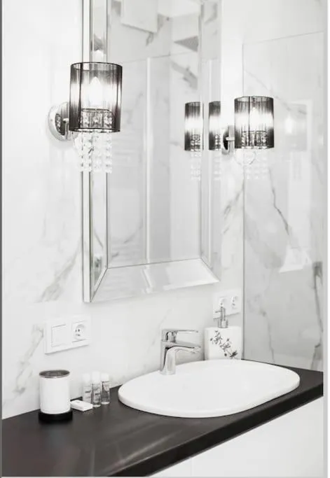 Image 3 of Golden Apartments Warsaw – Luxury One Bedroom – Grzybowska 85-220