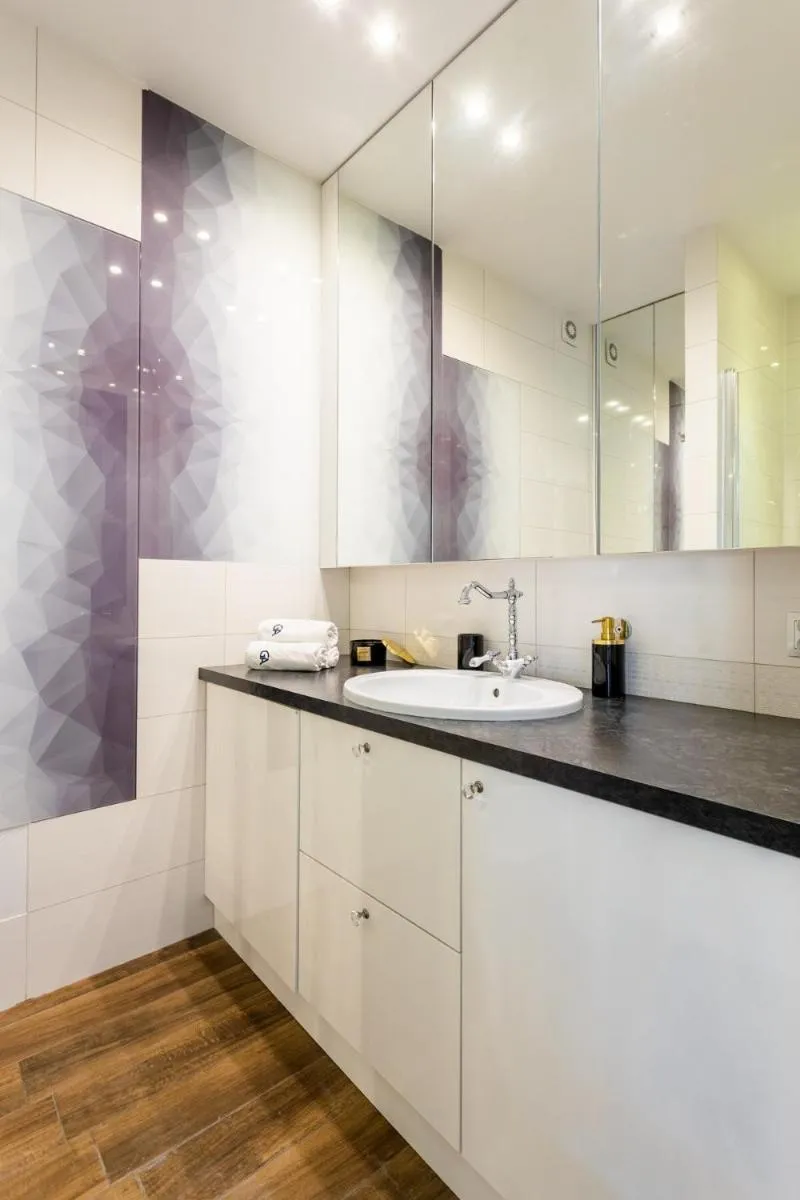Image 3 of Golden Apartments Warsaw – Stylish and Luxury Apartment – Podwale