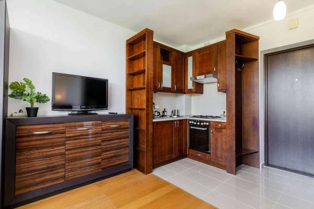 Image 4 of Golden Oasis Studio City Center