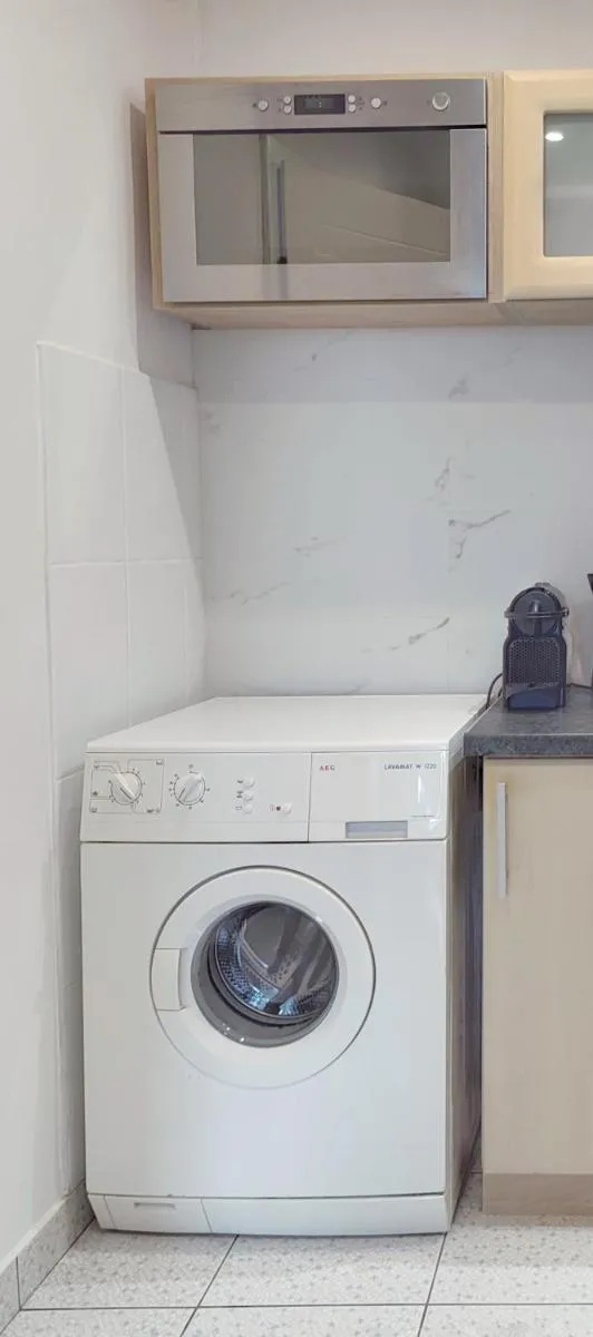 Image 4 of GreenPoint Hoża Apartment