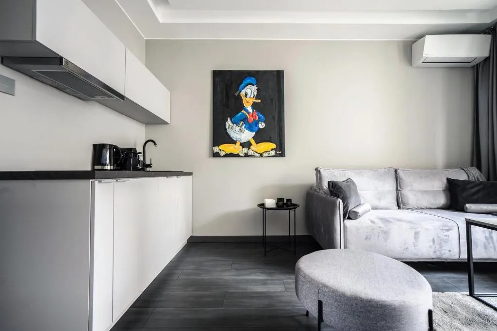 Image of Grey House Warsaw