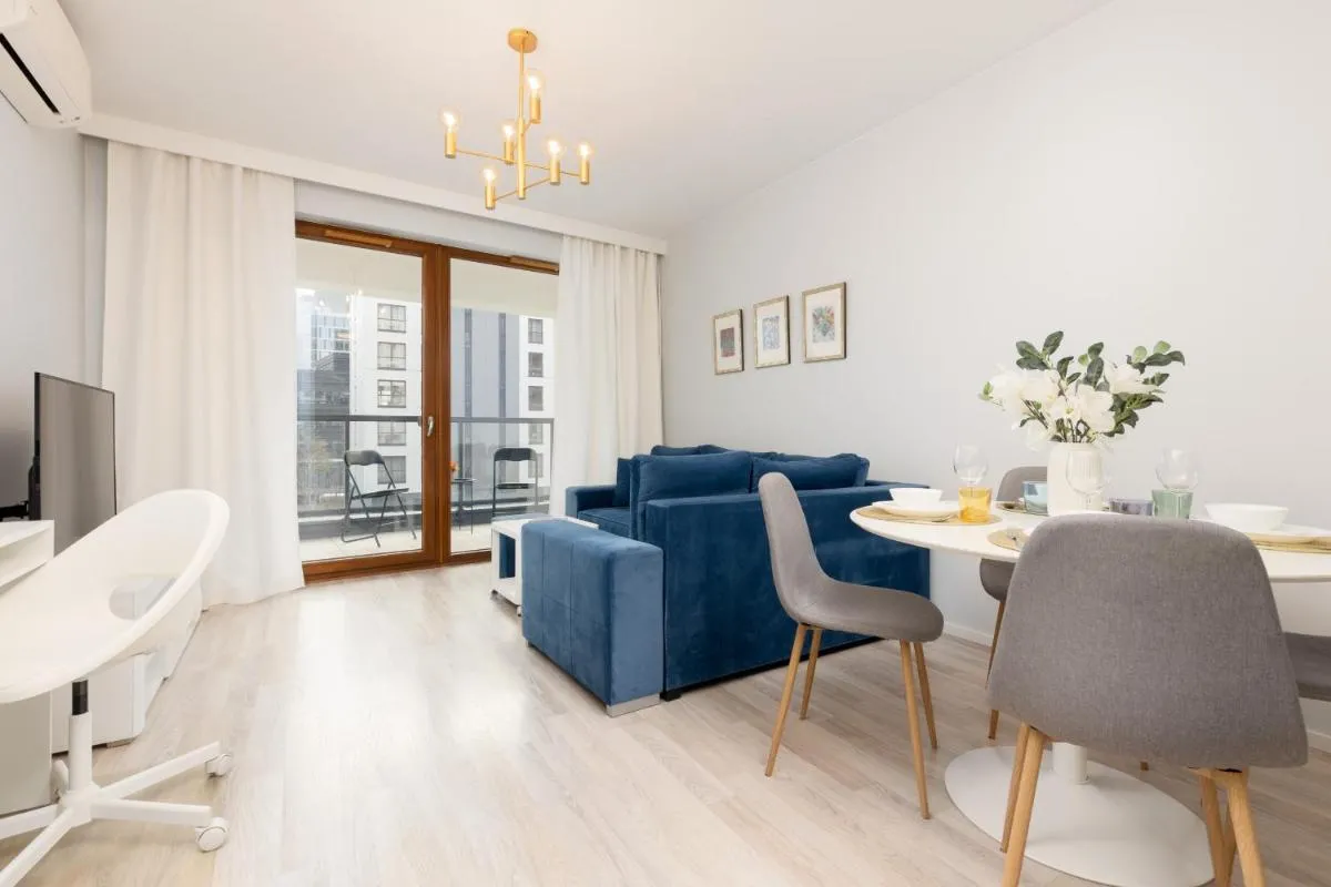 Image 6 of Grzybowska Apartment with Air Conditioning & Balcony Warsaw by Renters Prestige