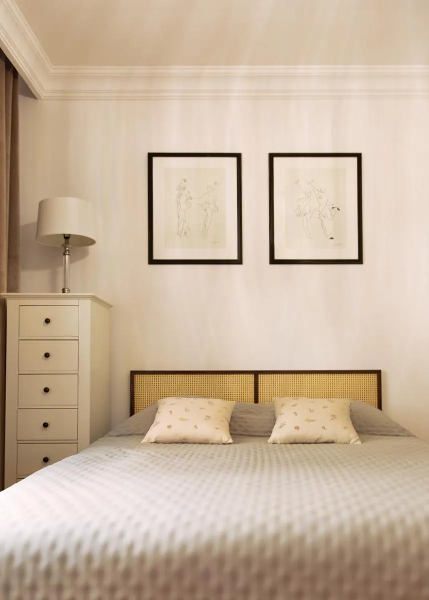 Image 1 of KOMFORTOWY APARTAMENT W ŚCISŁYM CENTRUM WARSZAWY Comfortable apartment in the very center of Warsaw