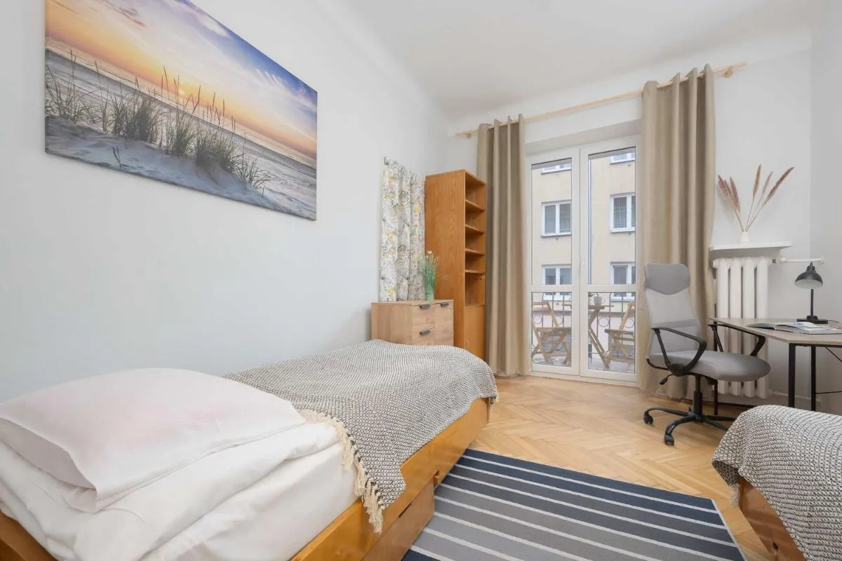 Image 2 of Klimatyczny Apartament z 2 Sypialniami i Balkonem by Noclegi Renters