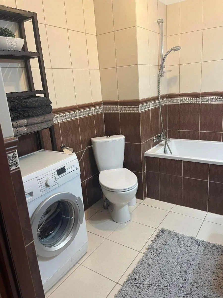 Image 2 of Klimatyzacja – przy centrum Onkologii klinice Novum dla pary bądź 4 osób