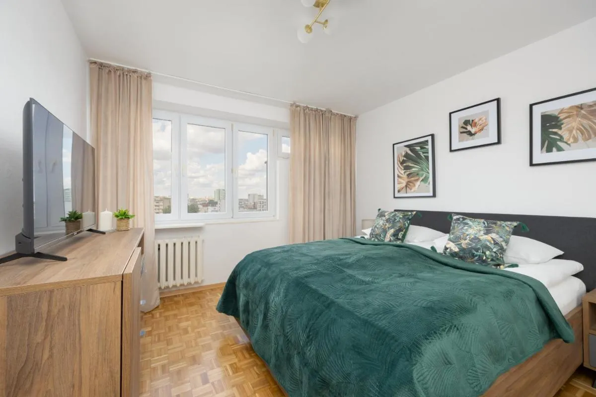 Image 2 of Ludna Apartment Overlooking the Center by the Vistula River Warsaw by Noclegi Renters
