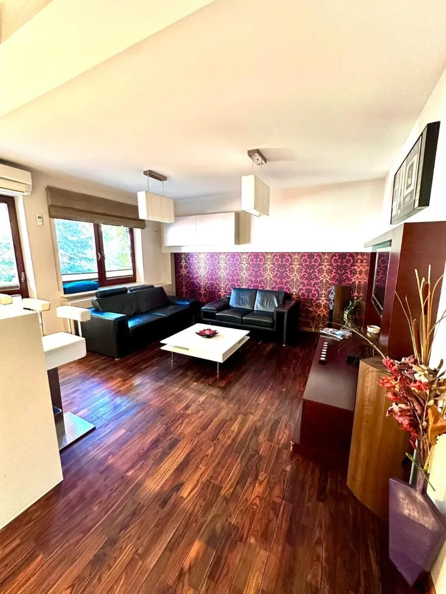 Image 5 of Lux Flat Next to Metro
