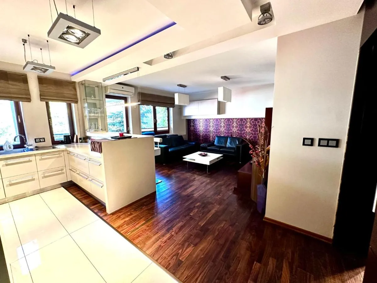 Image 1 of Lux Flat Next to Metro
