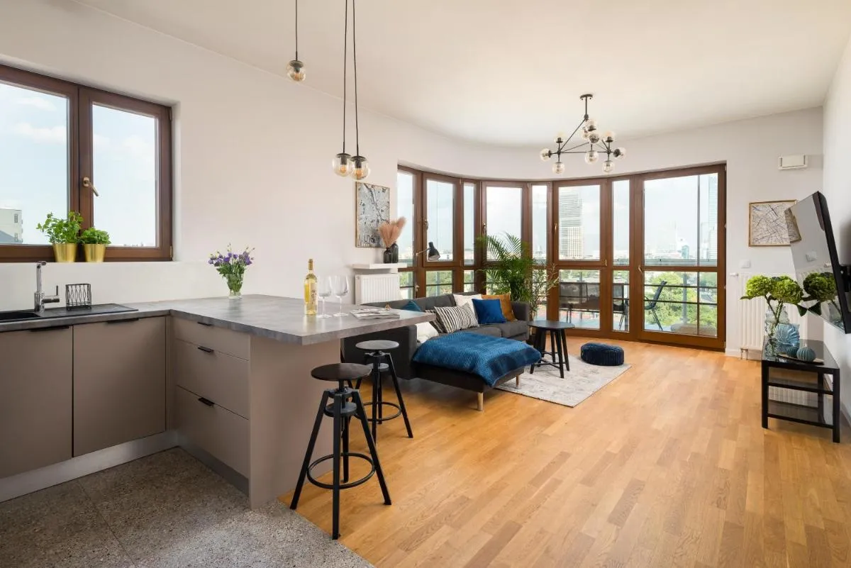 Image 2 of Luxury 2-bedroom Penthouse Warsaw Skyline 15m terrace, garage, gym, rooftop & only 500 m to METRO