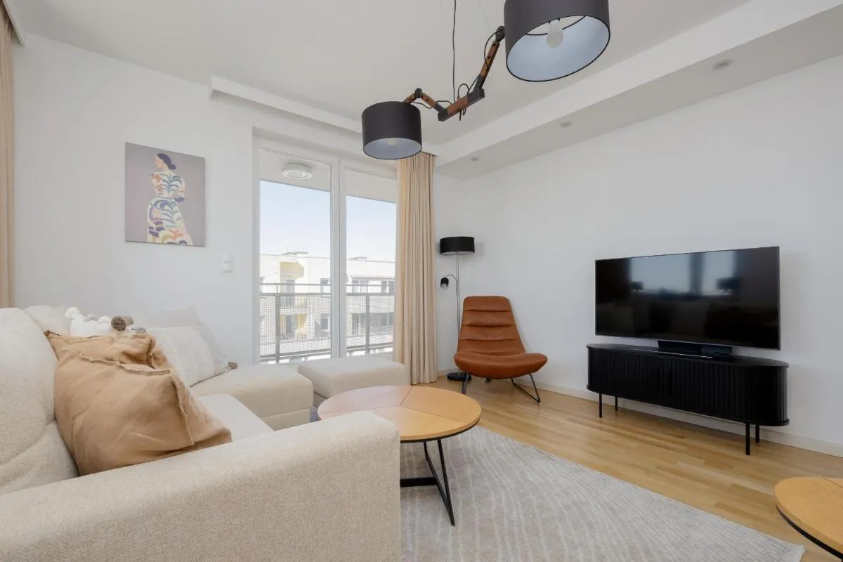 Image 6 of Luxury Four Bedroom Apartment with Parking & Balcony in Mokotów by Renters Prestige