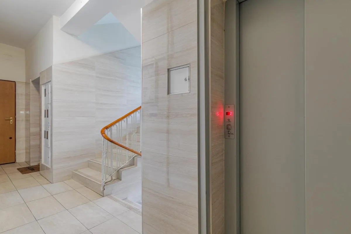 Image 2 of Luxury in Cozy Spacious Condo near Heart of Warsaw