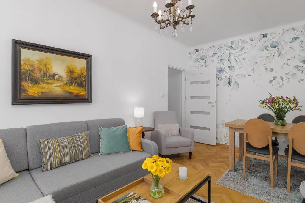 Image of Luxury in Cozy Spacious Condo near Heart of Warsaw