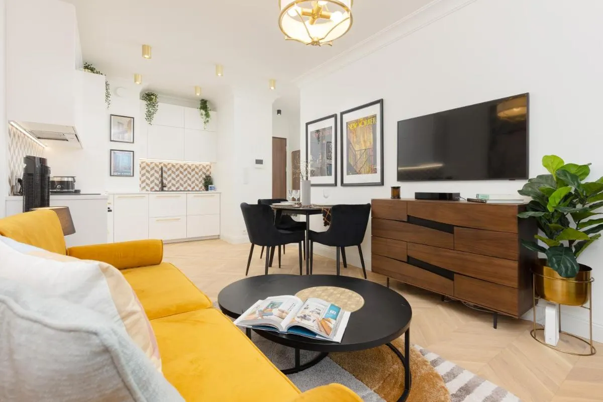 Image 2 of Mennica Residence LUX City Centre by Renters Prestige