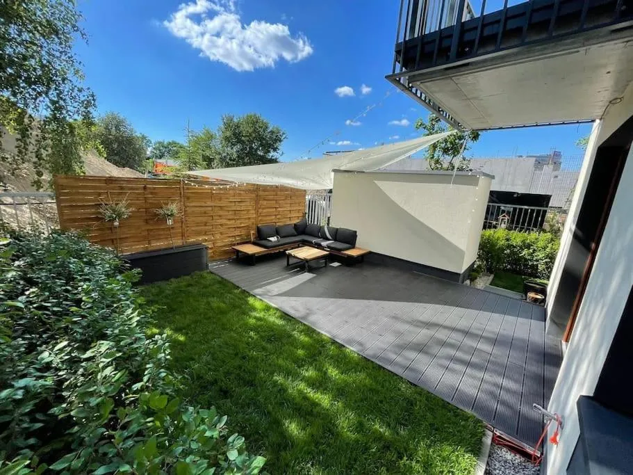Image of Modern apartment with spacious backyard by Matt