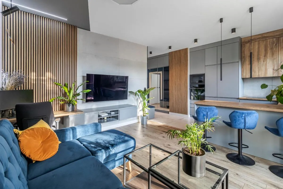 Image 4 of Modern apartment with spacious backyard by Matt