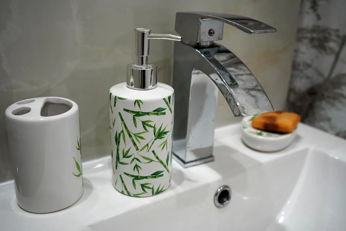 Image 1 of Nice apartament with small tub