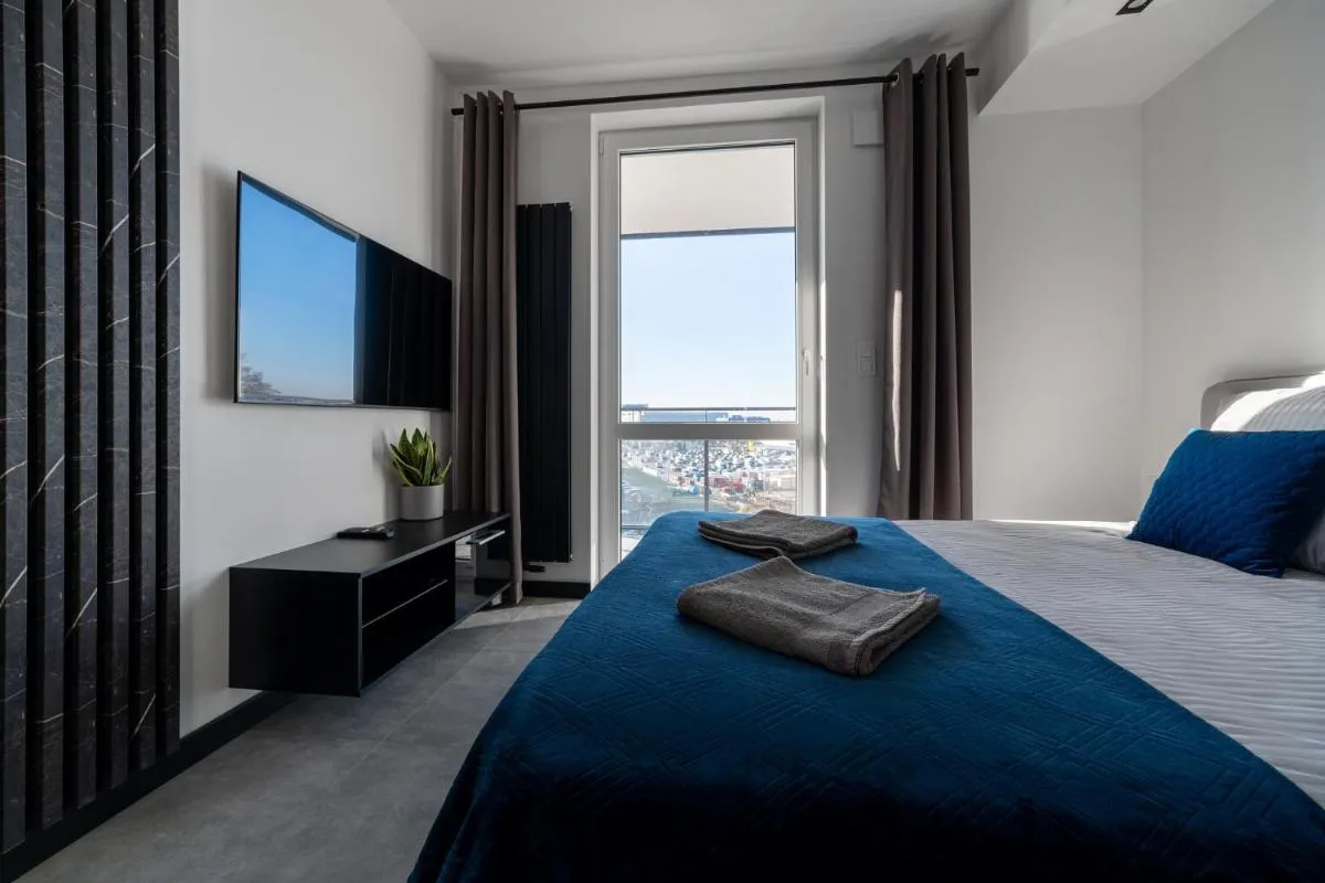 Image 1 of Nowe Apartamenty Warszawa Wiktoryn TV Smart WI-FI